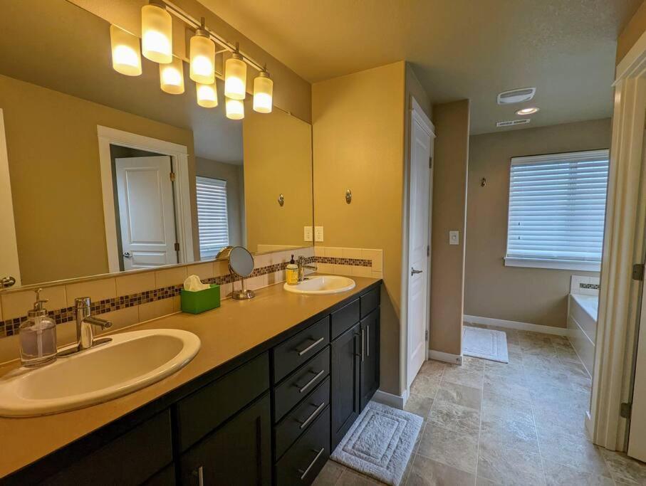 Spacious 3-Bedroom Home With Outdoor Space Eugene Exterior foto